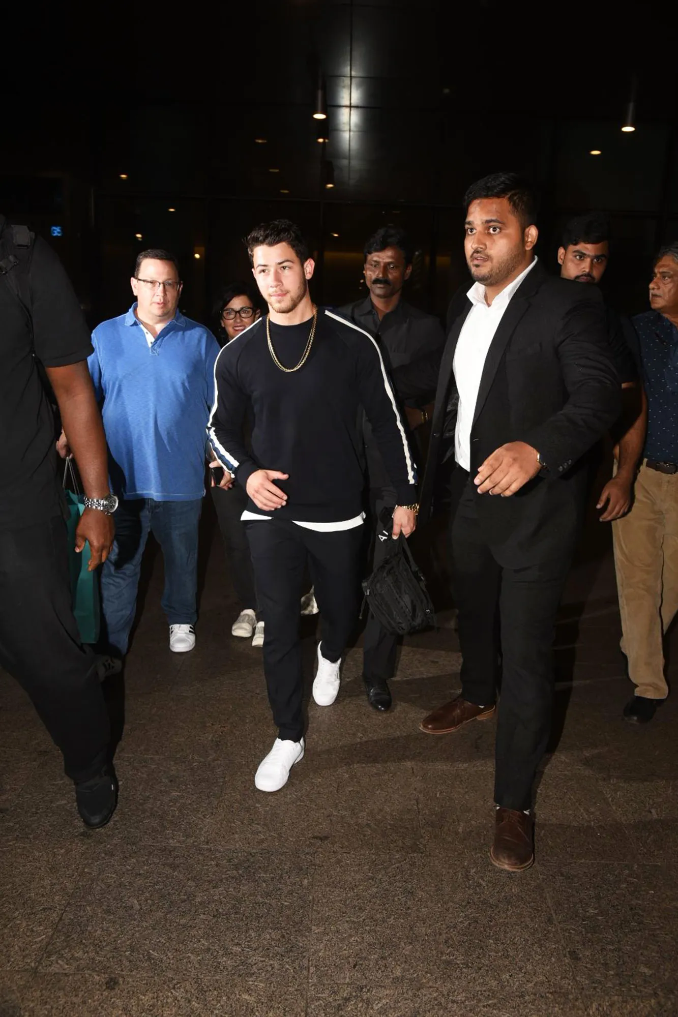 nick jonas parents india priyanka chopra