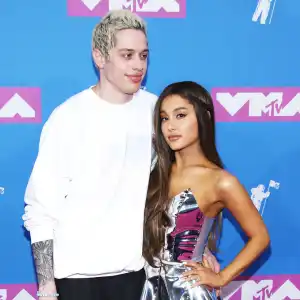 ariana grande pete davidson VMAs 2018