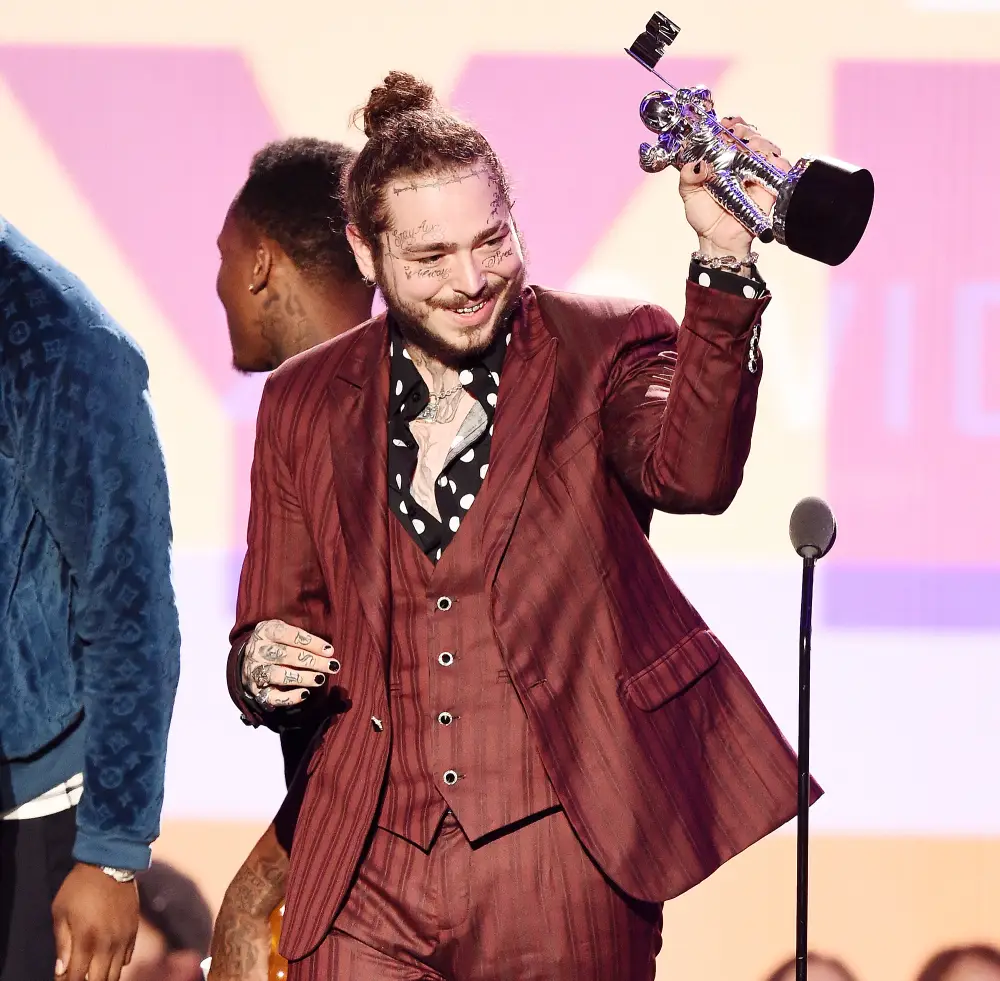 Post Malone Plane Scare Twitter Death Wishes