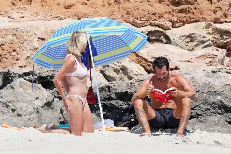 robin wright bikini beach body age 52