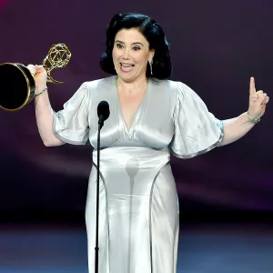Alex-Borstein-braless-emmys-2018