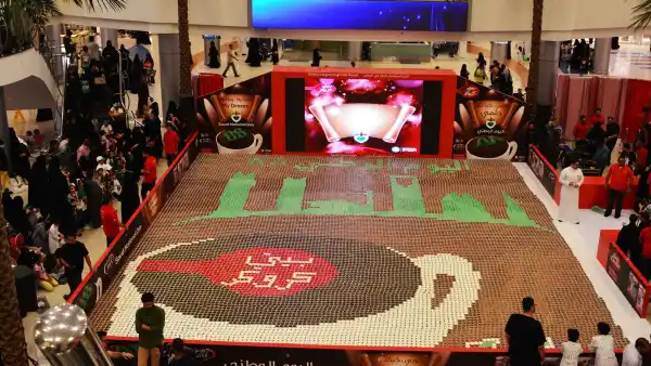 Betty Crocker Sets New Guinness World Record for Largest Mosaic Made With Mug Cakes