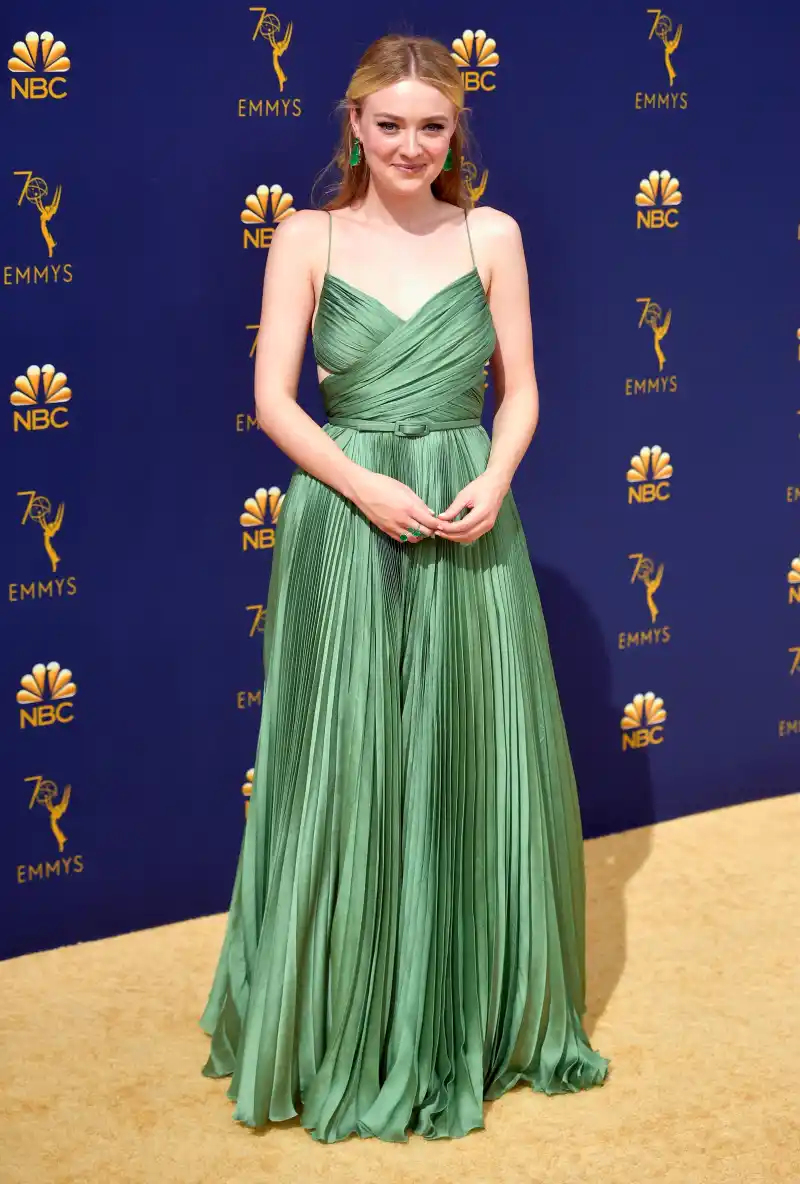 Dakota-Fanning-emmy-18