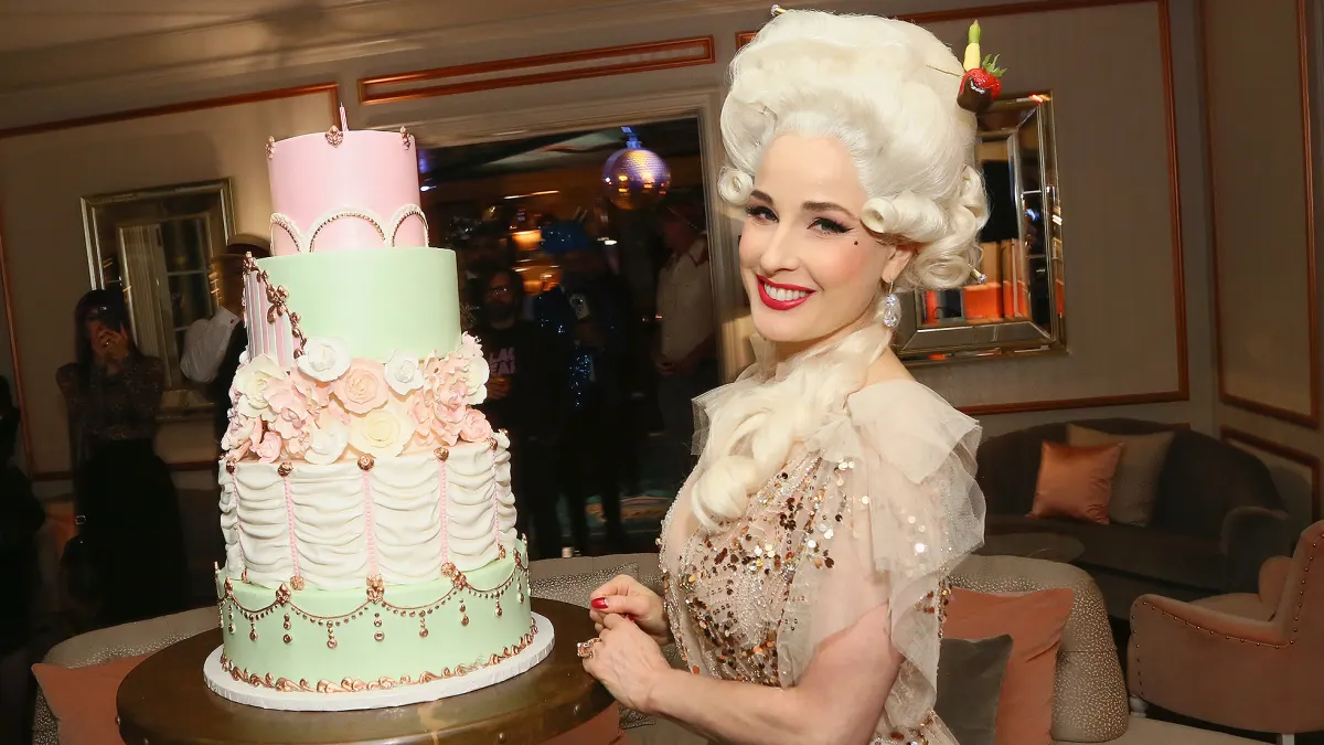 Dita Von Teese, Birthday