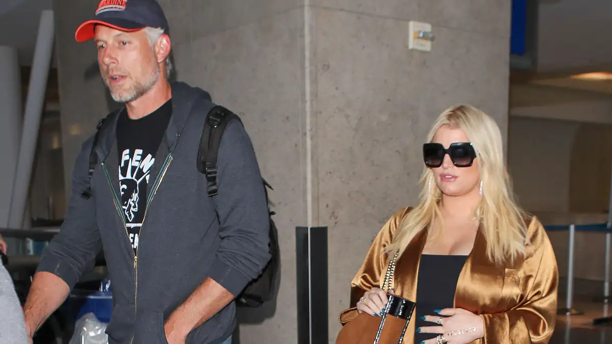 Jessica Simpson, Eric Johnson, Pregnant, LAX