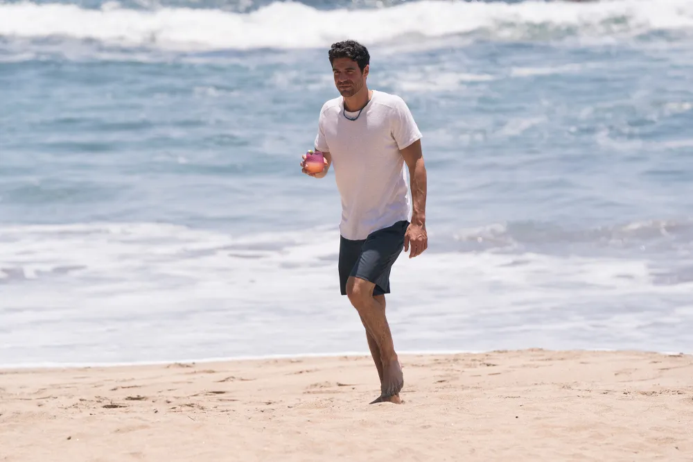 Grocery Store Joe Is Doing Yoga to Prepare for &lsquo;DWTS&rsquo;: &lsquo;I&rsquo;m So Nervous&rsquo;