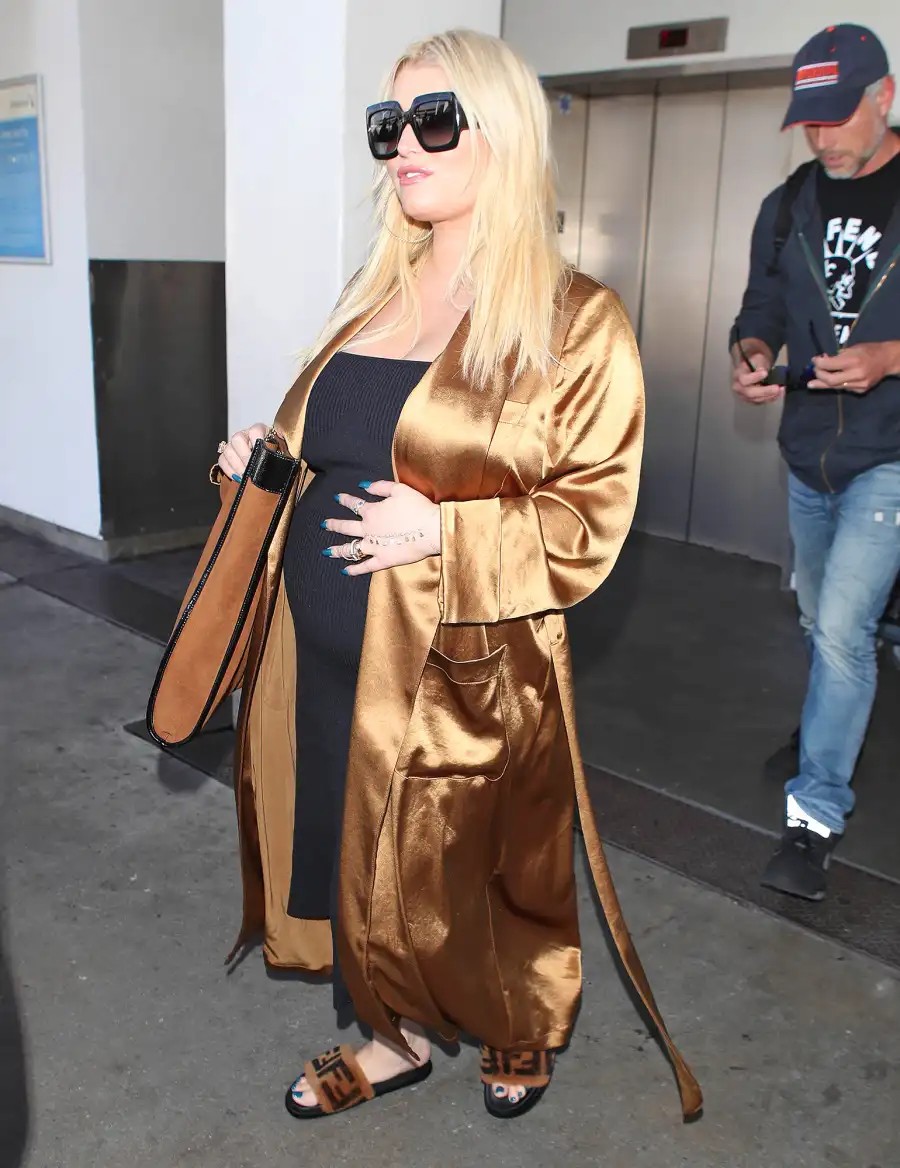 Jessica Simpson, Pregnancy Style, LAX
