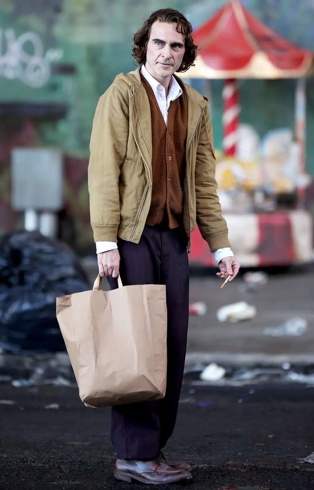 Joaquin-Phoenix-filming-the-joker