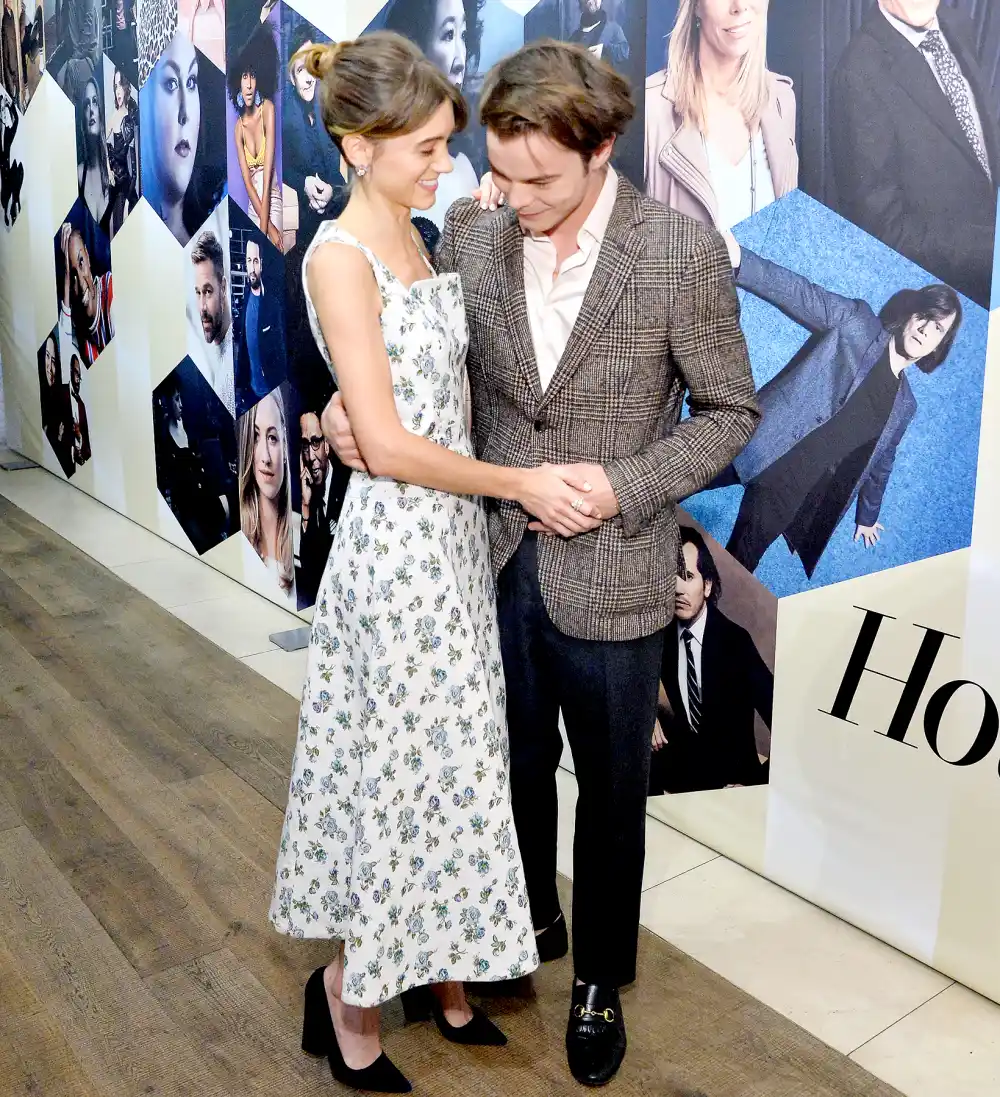 Natalia-Dyer-and-Charlie-Heaton-PDA