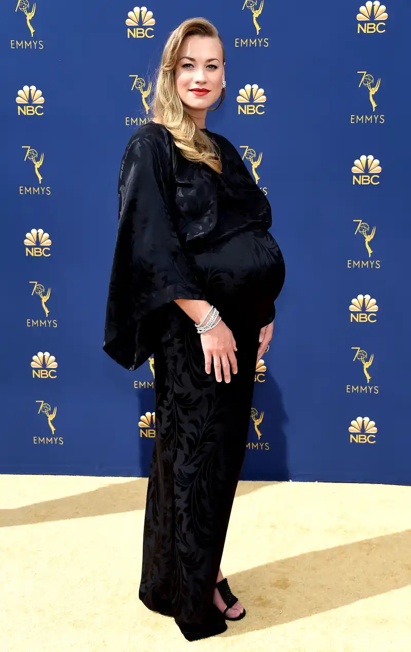 Yvonne-Strahovski-emmy-18