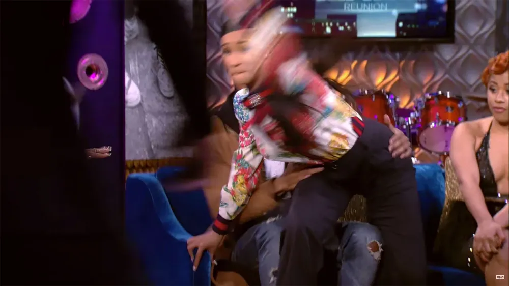 cardi b throws shoe before nicki minaj fight