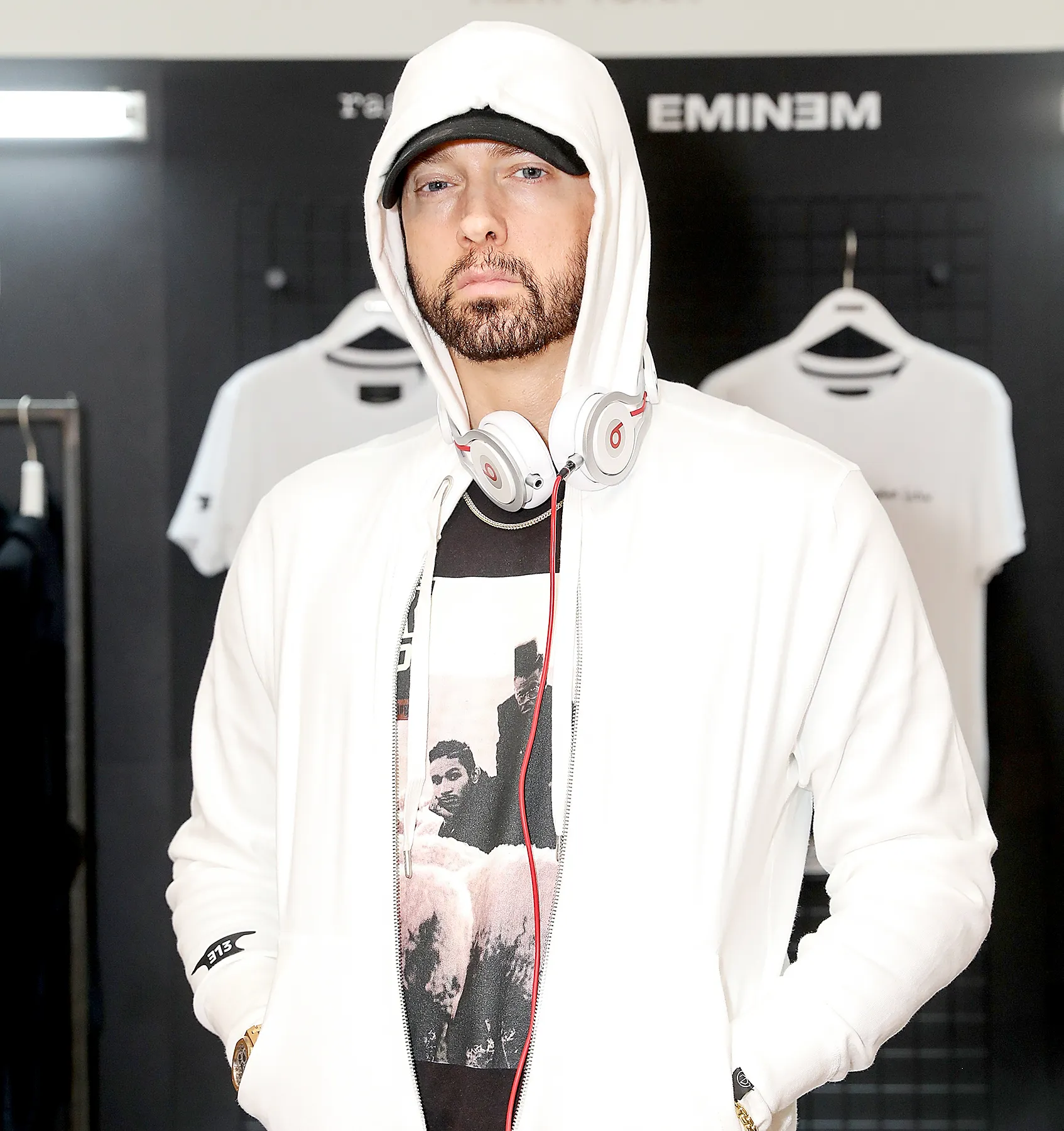 eminem-apologizes-for-racial-slur