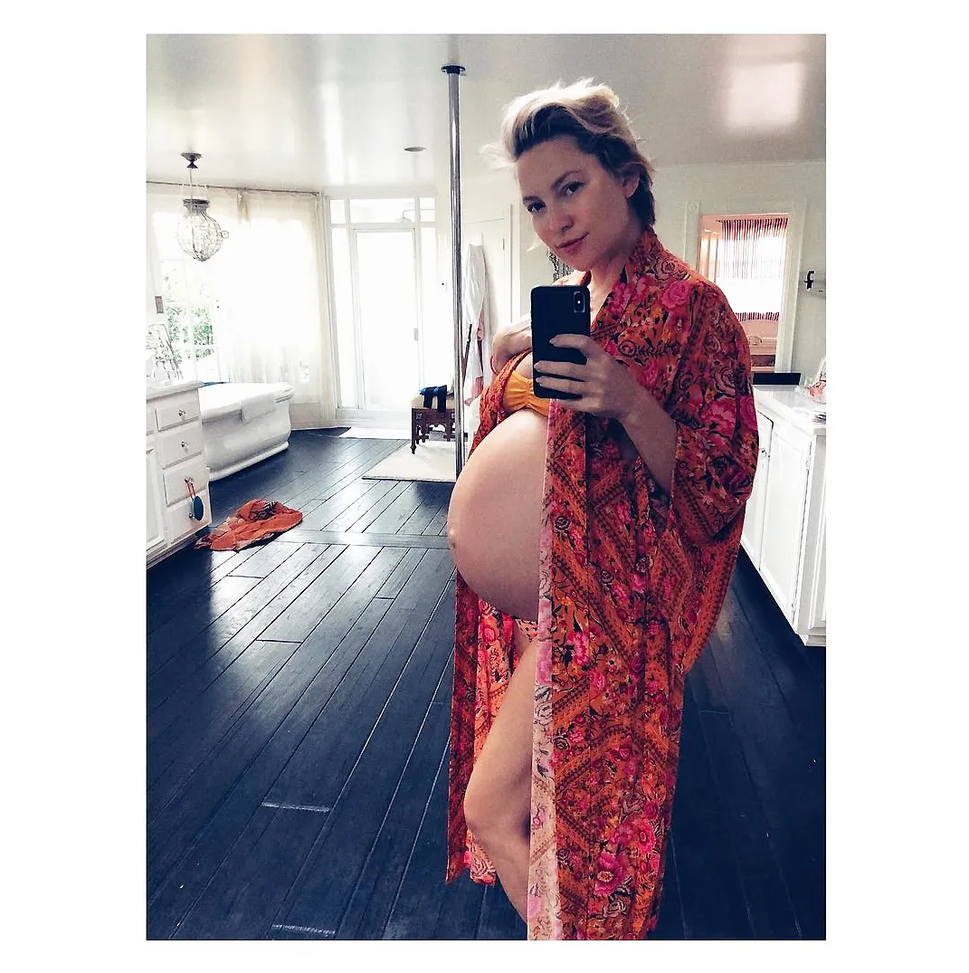 Kate Hudson Baby Bump Stripper Pole