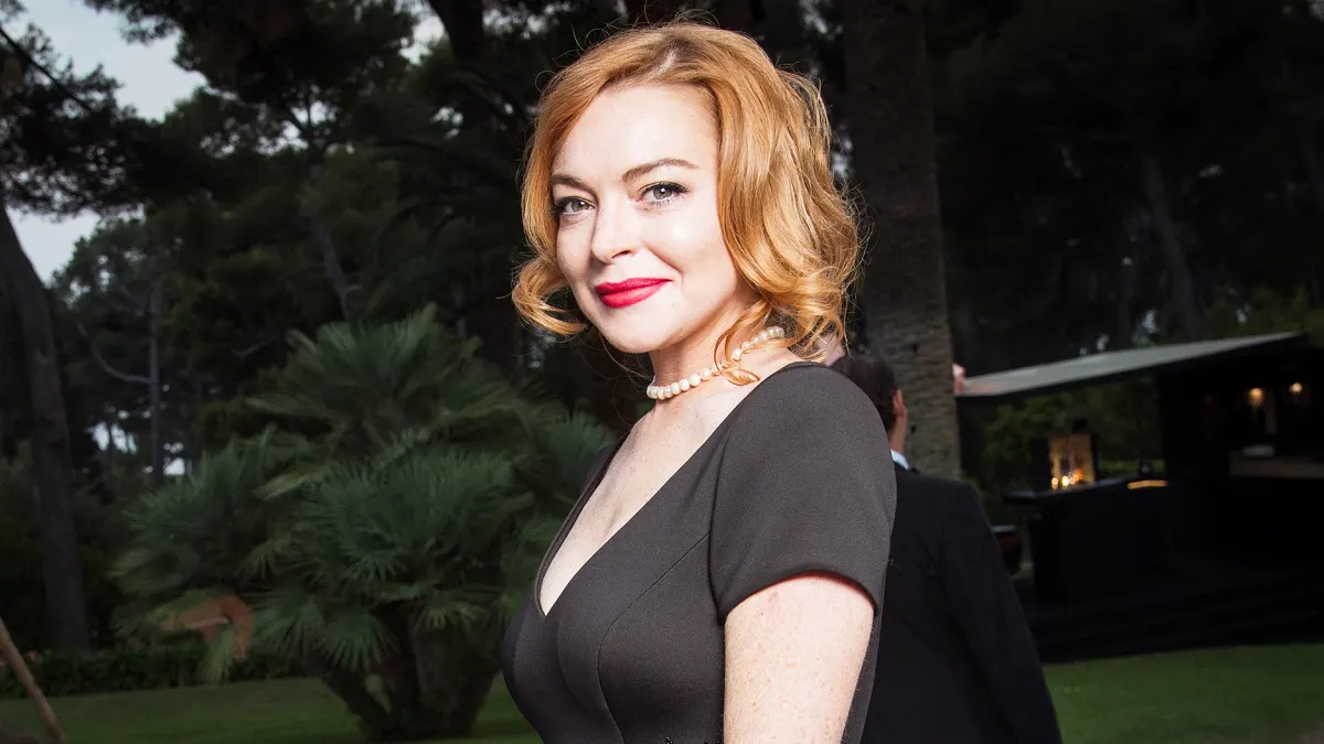 lindsay lohan viral dancing video do the lilo