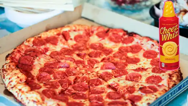 pizza cheez whiz