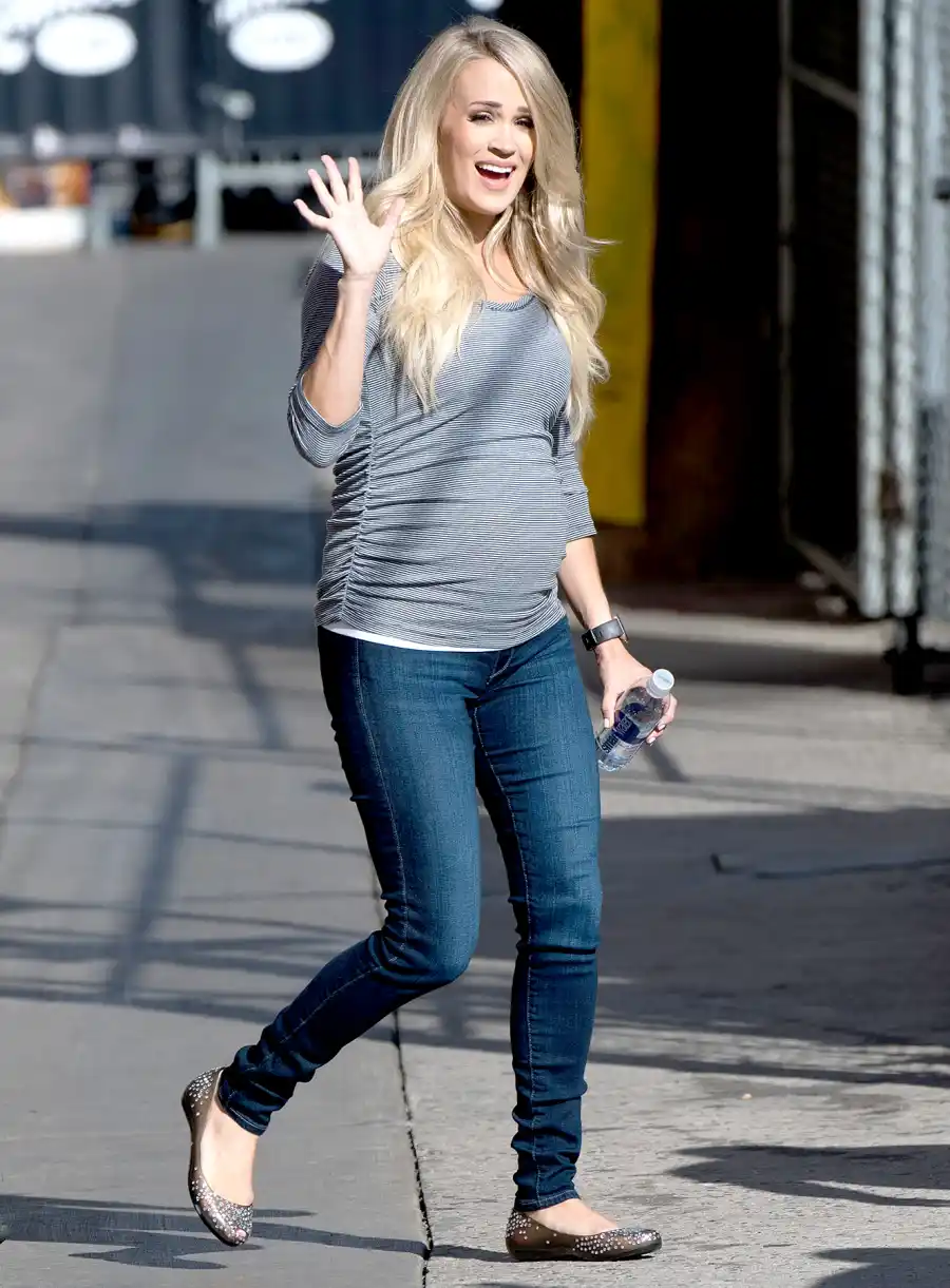 Carrie Underwood pregnany style