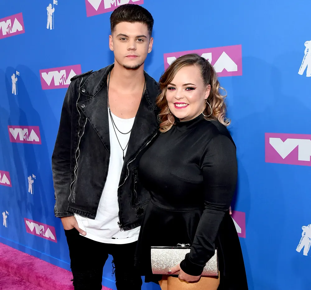 Catelynn-Lowell-and-Tyler-Baltierra-gender-reveal