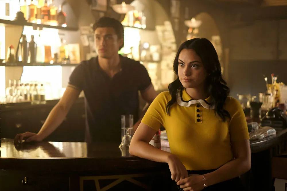 Charles Melton Camila Mendes Riverdale