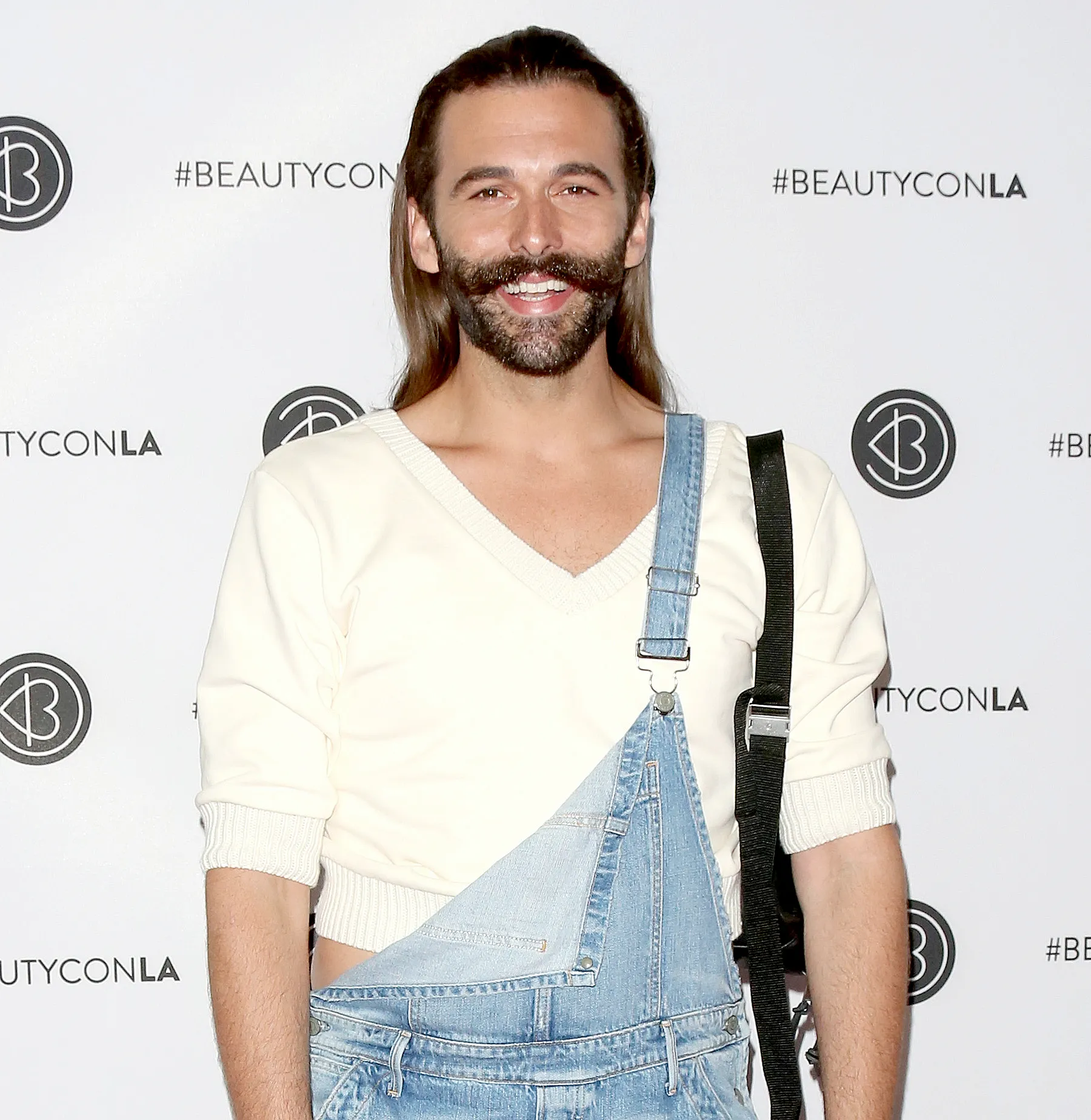 Jonathan-Van-Ness-yoga