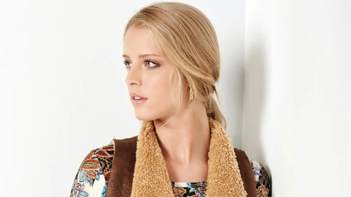 Karen-Kane-Reversible-Faux-Shaerling-Vest