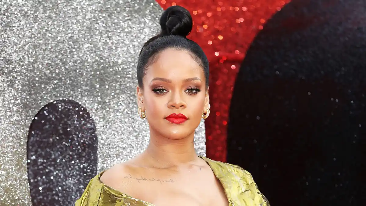 Rihanna Declined Super Bowl Halftime Show Colin Kaepernick Support