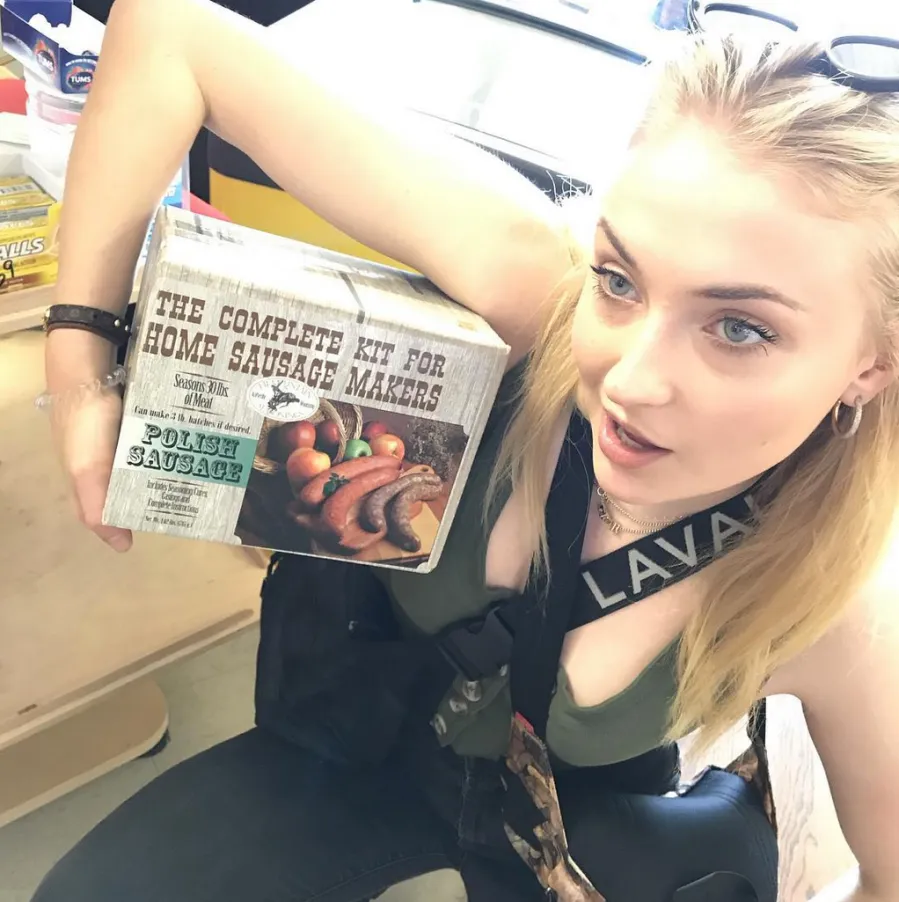 Sophie-Turner-and-Sausage