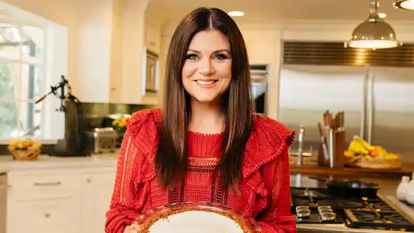 Tiffani-Thiessen-kitchen-pie