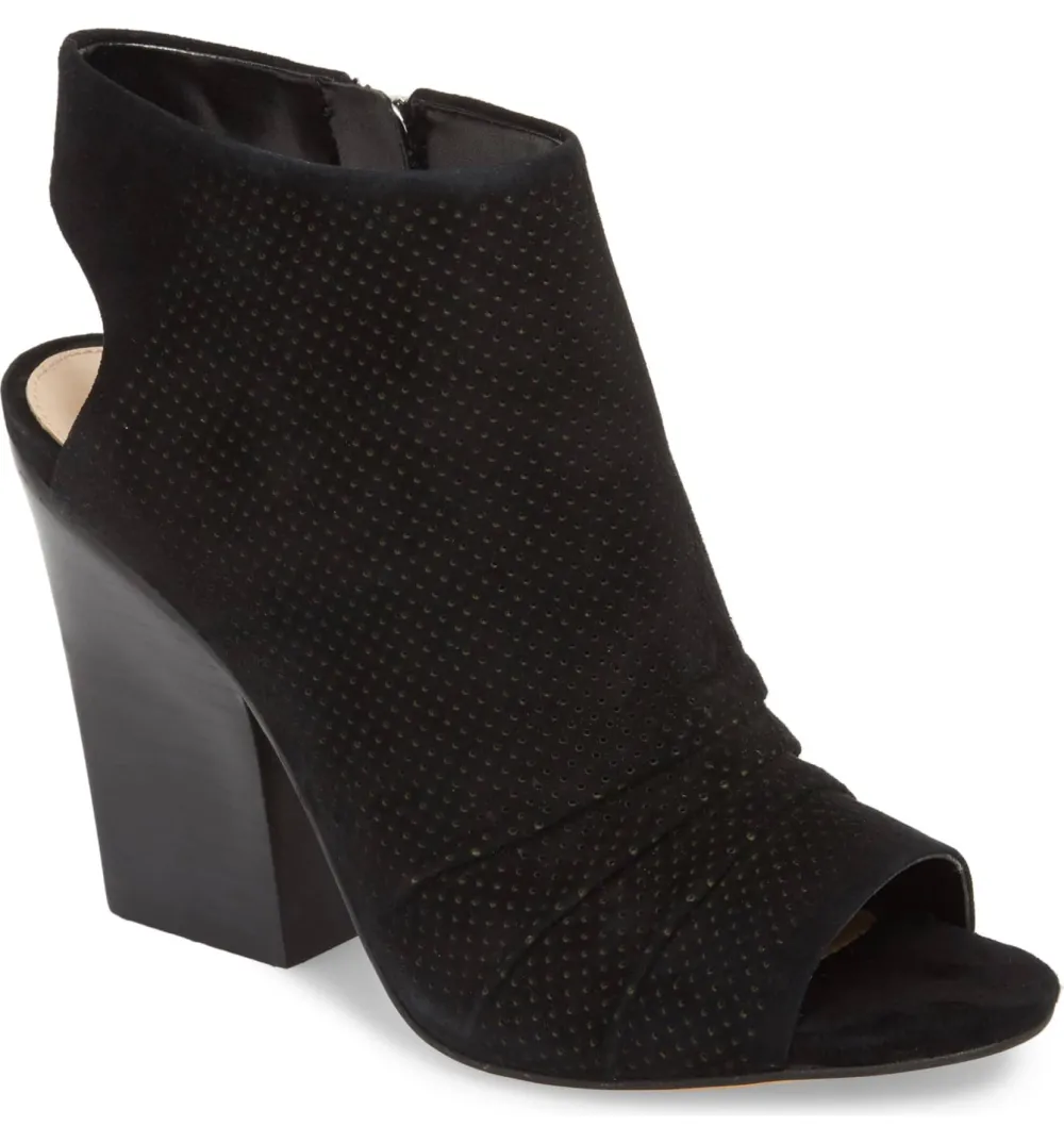 Vince-Camuto-Kentvi-Sandal