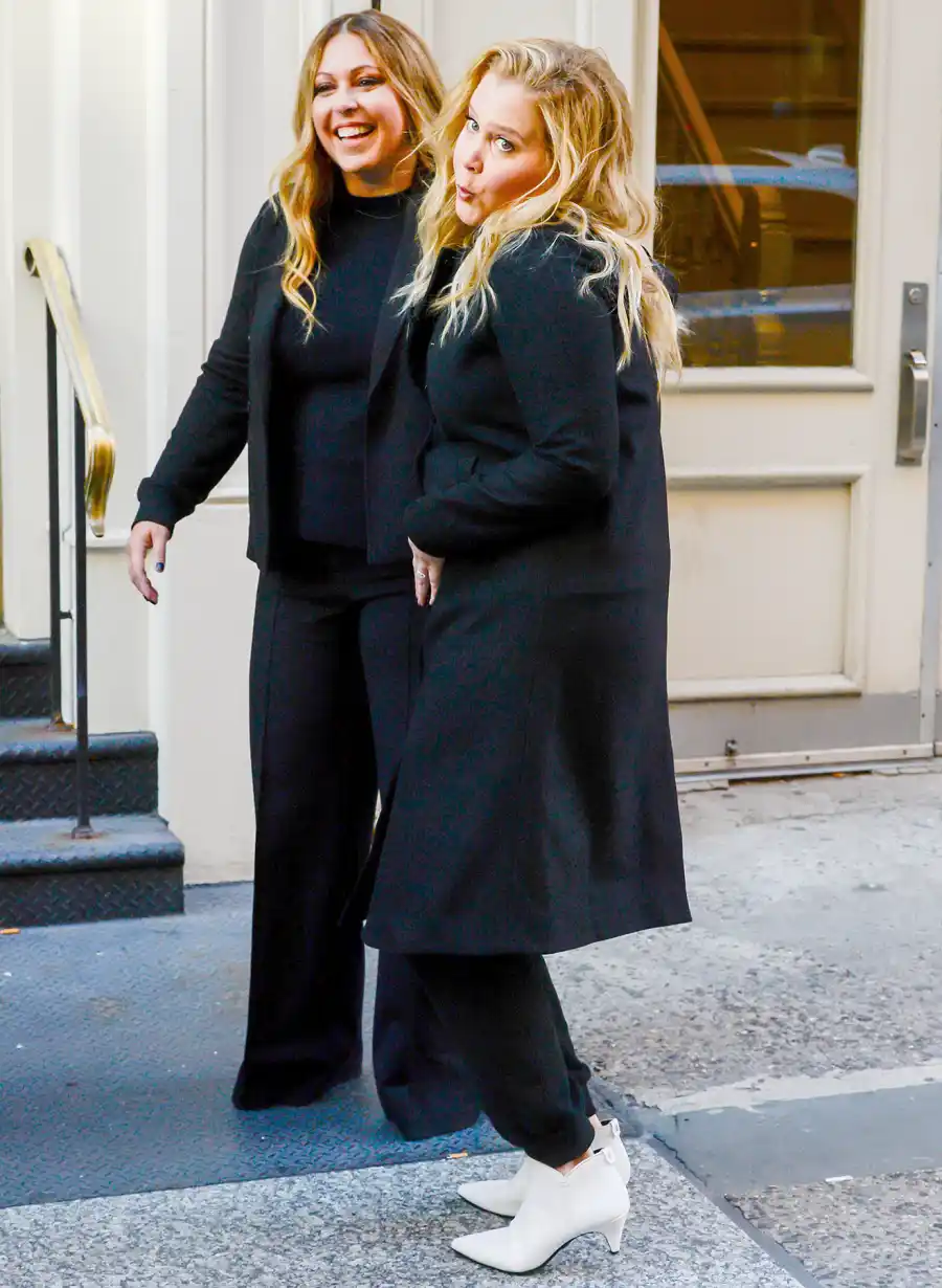 amy schumer baby bump