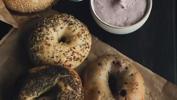 Apple Adds Cream Cheese to Bagel Emoji After Receiving Complaints, Twitter’s Still Skeptical