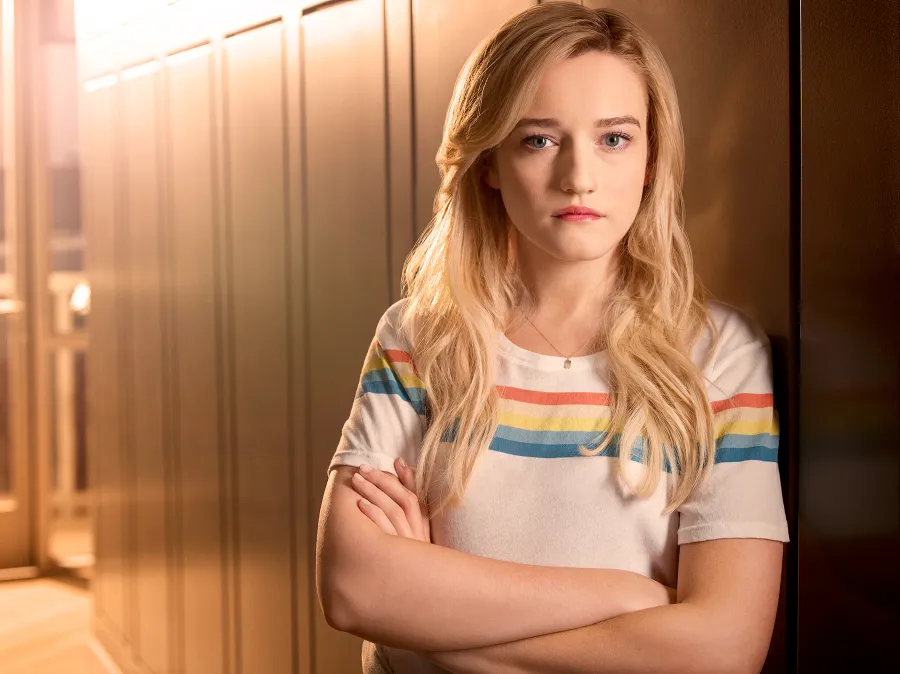 dirty-john-Julia-Garner