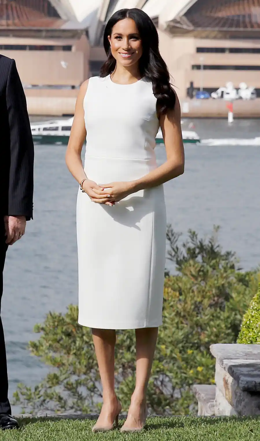 duchess-meghan-baby-bump