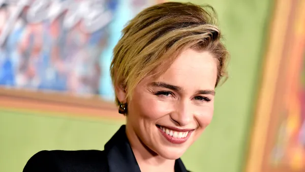 Emilia Clarke's 'Game of Thrones' Birthday Cake, Complete With Dragons, Is an 'Explosion of Love'