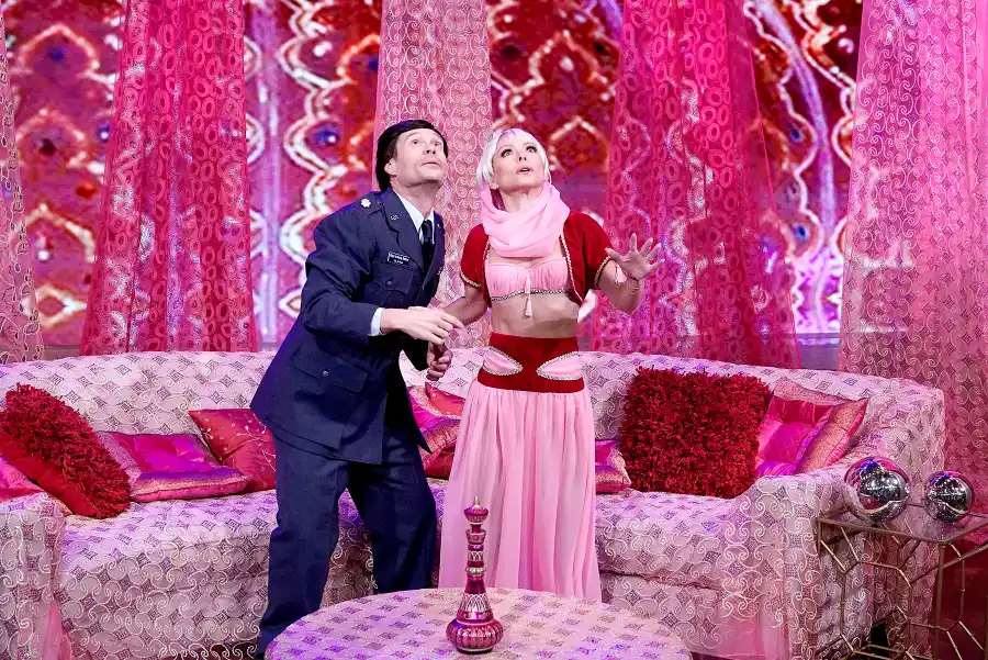 kelly-ryan-halloween-2018-jeanie-2