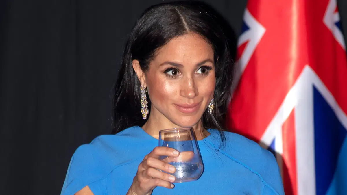 meghan markle toasting
