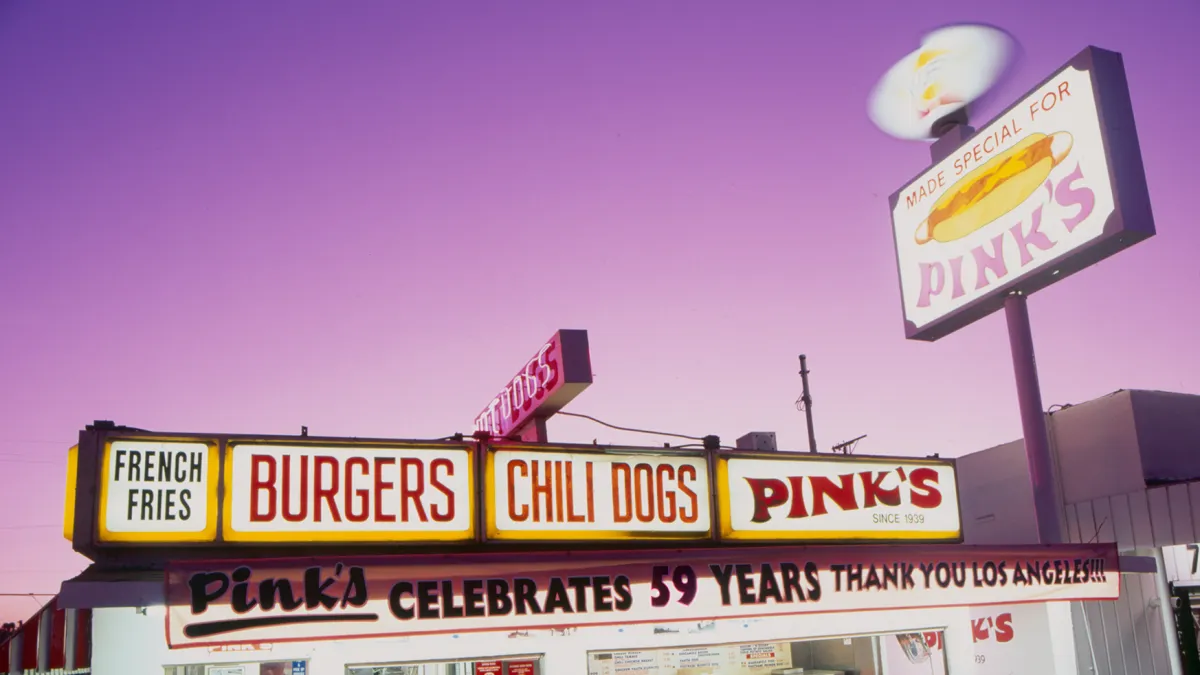 Pink's hot dog stand