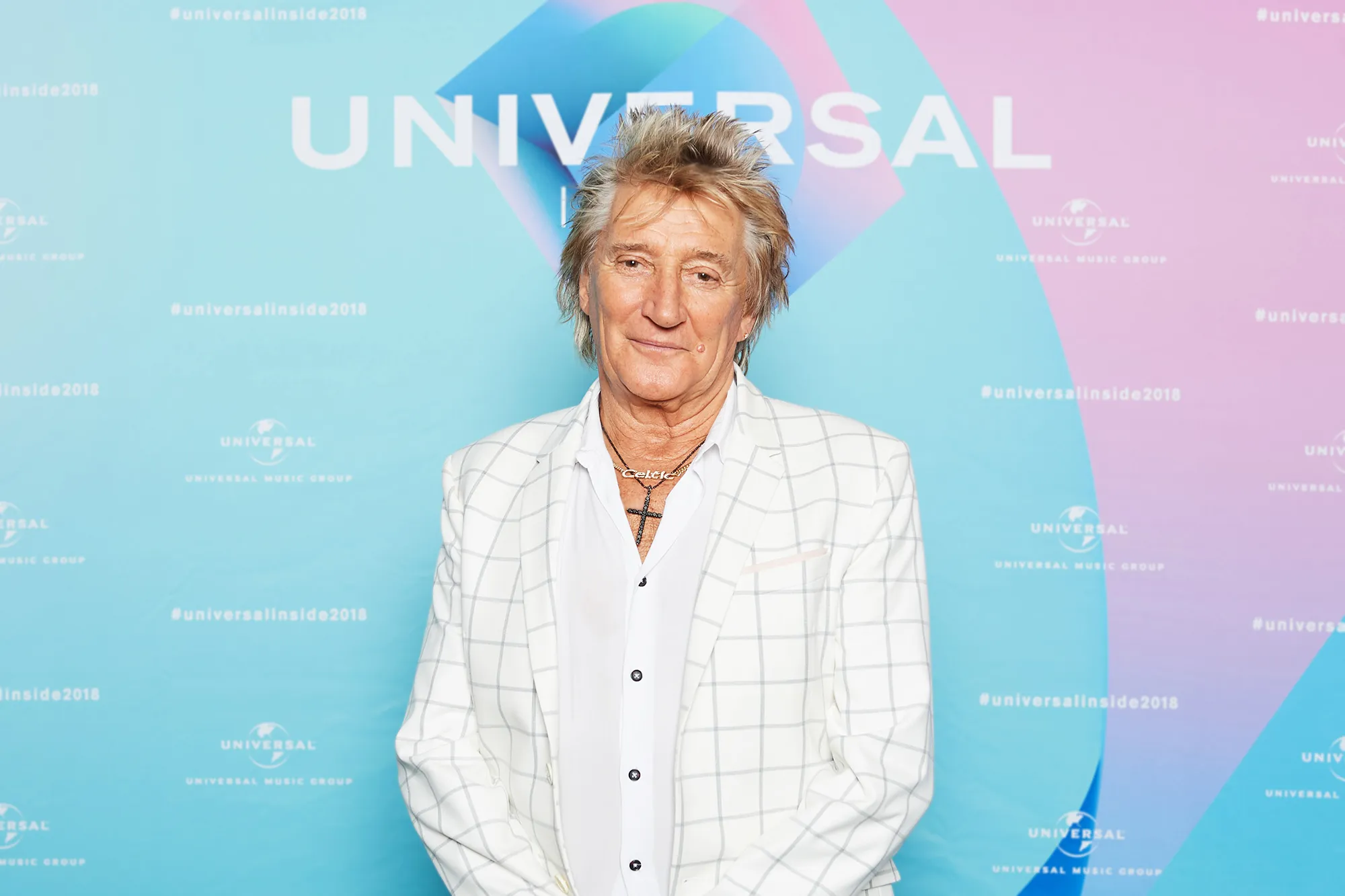Rod Stewart, 73, Poses With Sons Ages 7 to 38 at the Beach