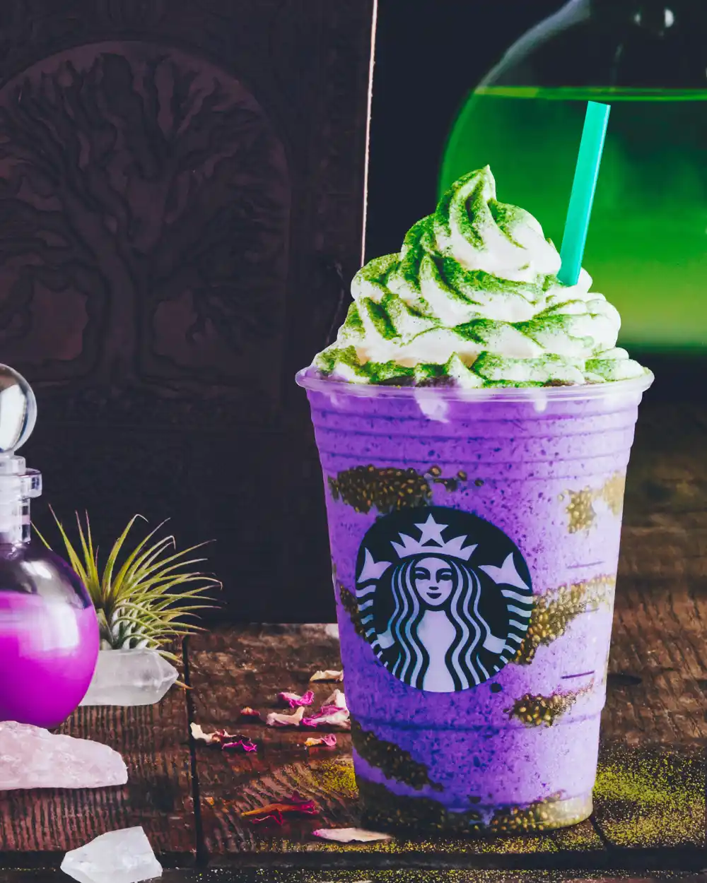 Starbucks' Witch&rsquo;s Brew Frappuccino Is 'Toad-Breath Flavored,' Has 'Bat Warts'