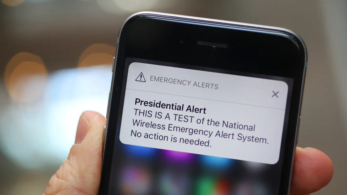 trump-cell-alert