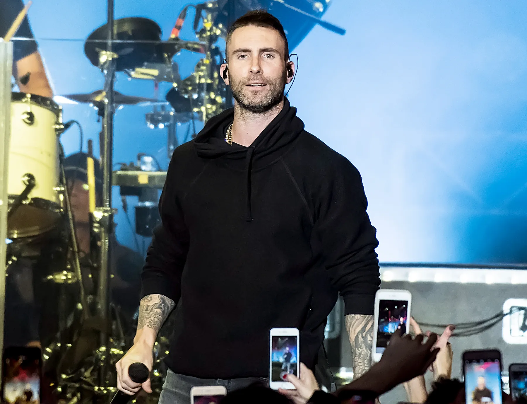 Adam-Levine-super-bowl