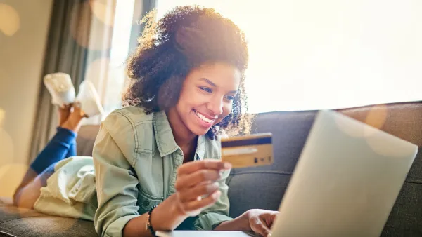 woman online shopping