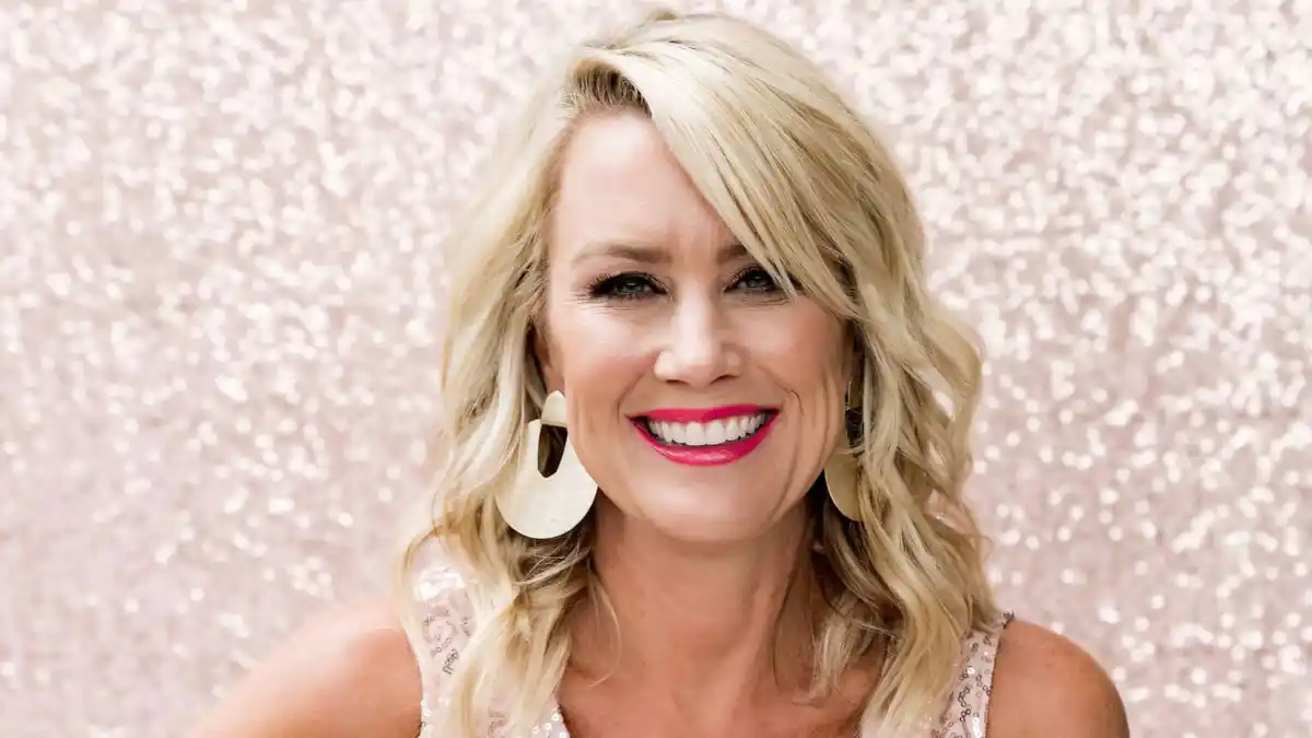 Gibson-x-Glam-Squad-Cassie-V-Neck-Sequin-Tank