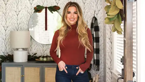 Jessie James Decker Holidays
