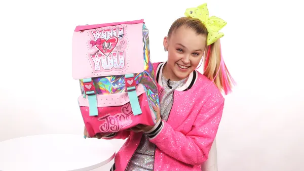 Jojo Siwa: What’s in My Bag?