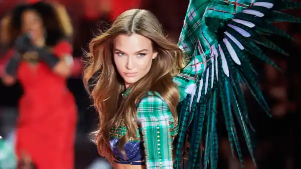 Josephine Skriver Victorias Secret Fashion Show Amazing Butt