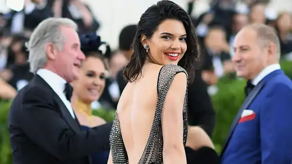 Kendall Jenner's Puffer Coat Selfie May Have Made Her $1 Million