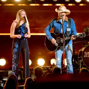 Miranda-Lambert-Performs-Jason-Aldean-CMAs