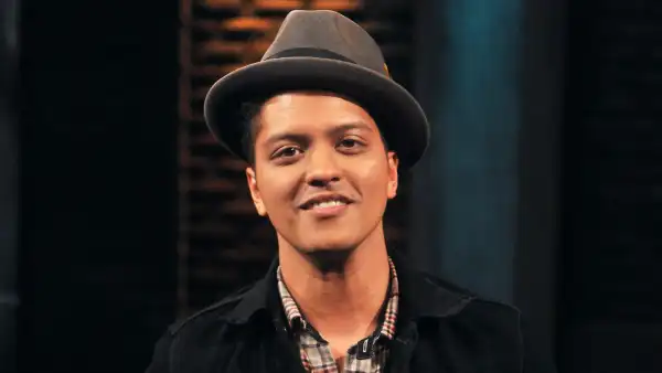Bruno Mars Donates 24,000 Thanksgiving Meals to People in Need in Hawaii