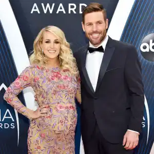Carrie Underwood Baby Bump Mike Fisher CMAs 2018