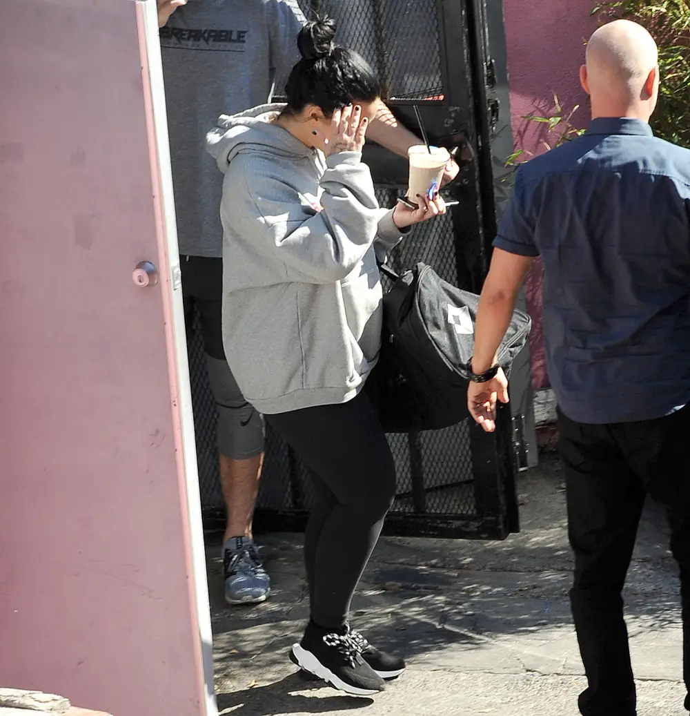 demi-lovato-leaving-gym